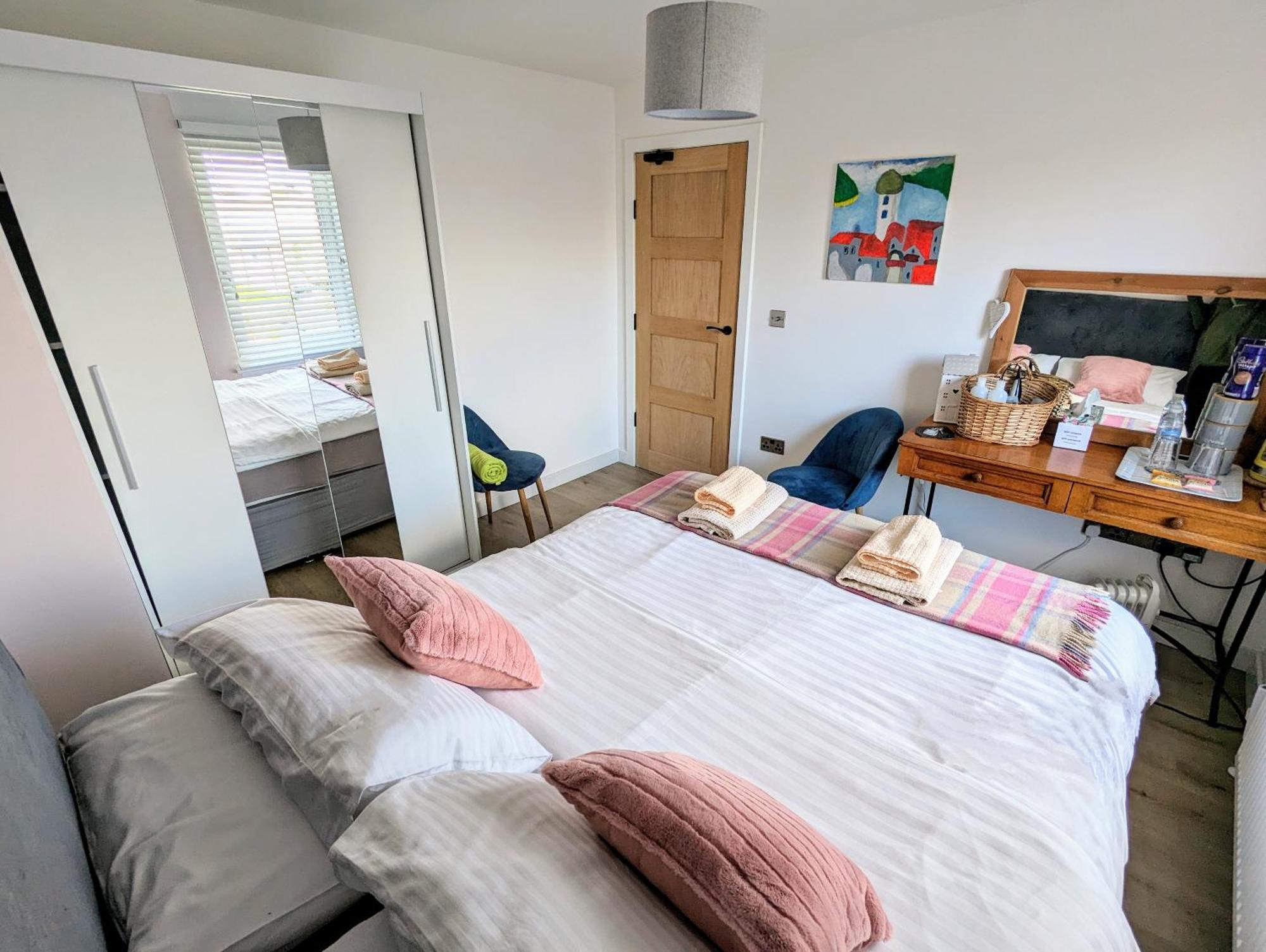 Cosy Guest Room In A Family Home With Free Parking Edimburgo Esterno foto