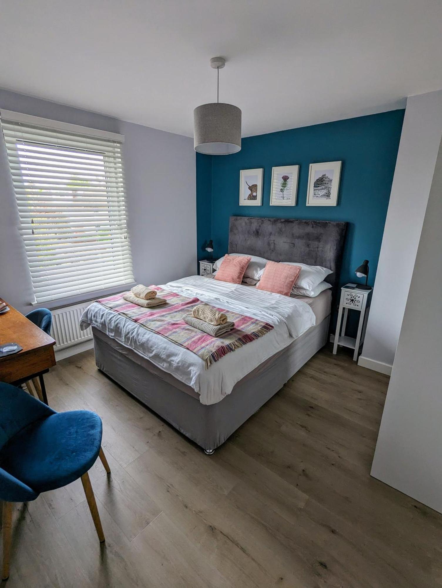 Cosy Guest Room In A Family Home With Free Parking Edimburgo Esterno foto